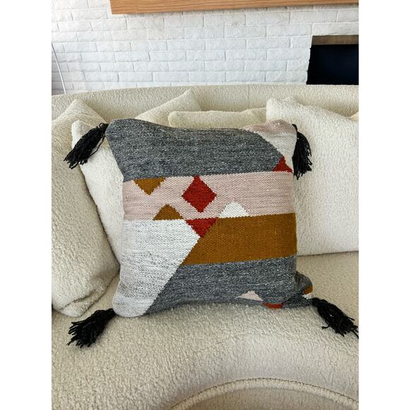 Jada Outdoor Pillow Set NWT - Picture 3 of 8